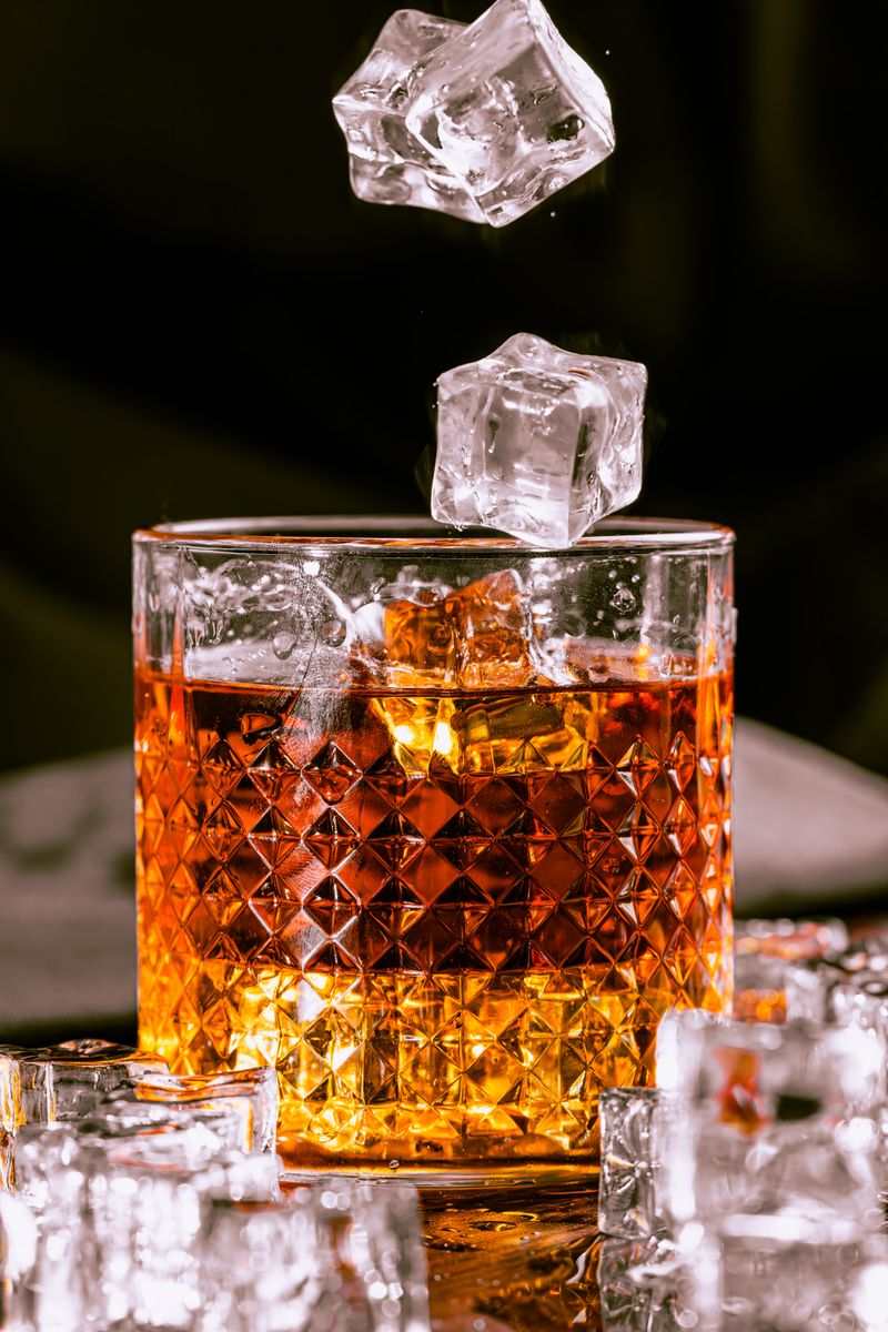 Kiểm tra chai Johnnie Walker để phân biệt thật giả