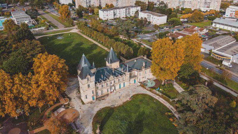 Mua rượu vang Pháp Chateau Seigneurie De Murviel ở đâu chính hãng? 4 Vườn nho và lâu đài vùng Languedoc miền Nam nước Pháp