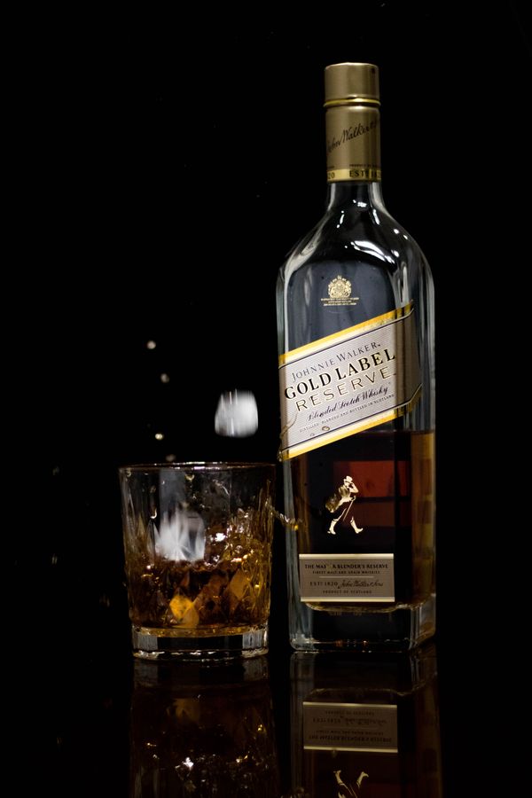 Chai rượu whisky nhập khẩu chính hãng tại Hà Nội
