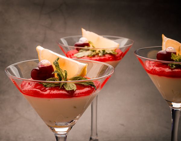 Cocktail kem sữa ngọt ngào trang trí đẹp mắt