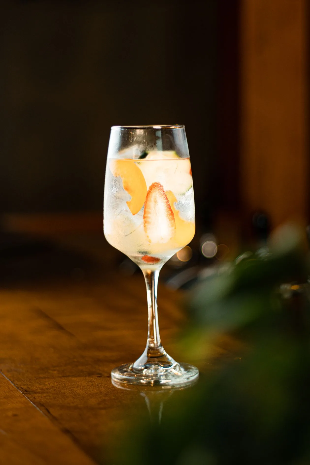 Sangria Là Gì? Cách Pha Sangria Ngon Bằng Rượu Vang Bịch 4 Sangria trắng thanh mát